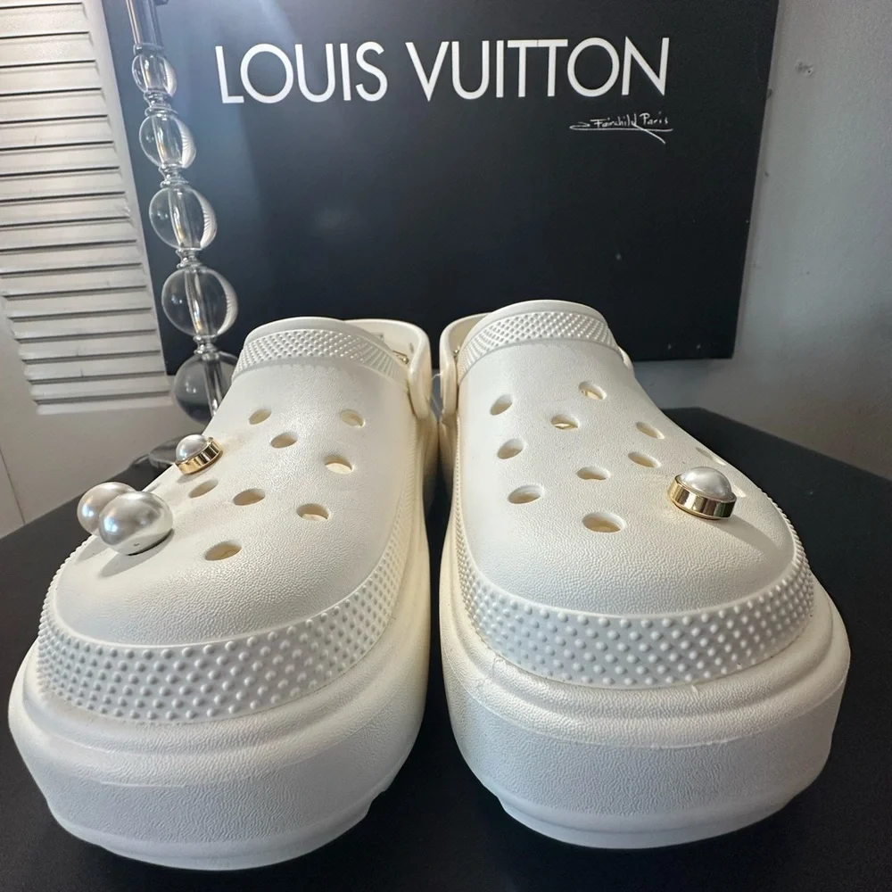 CROCS brand new